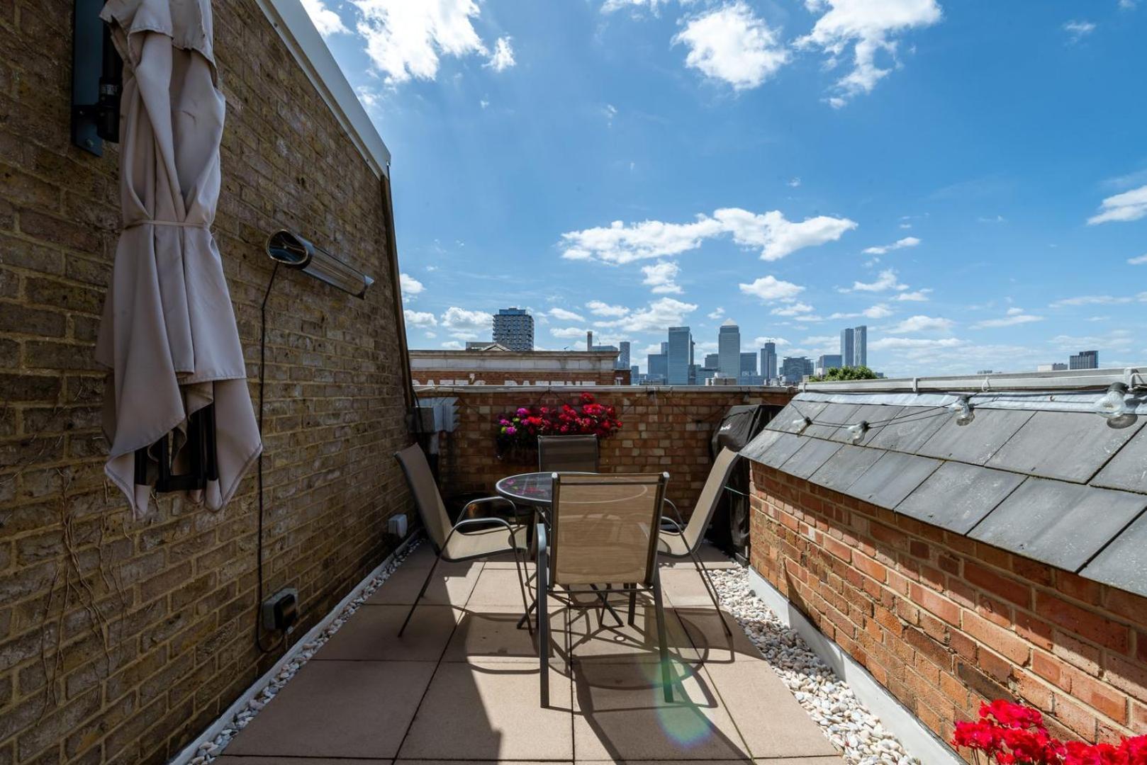 Апартаменты Guestready-trendy Penthouse With Terrace In *